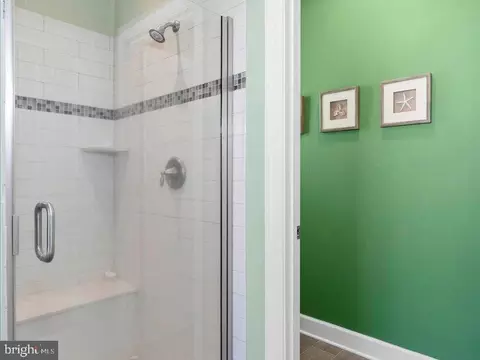 Bath - 216 Arch St, Milton, DE 19968 photo 2 of 5