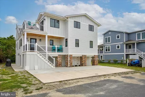 8 Sea Side Dr, South Bethany, DE 19930
