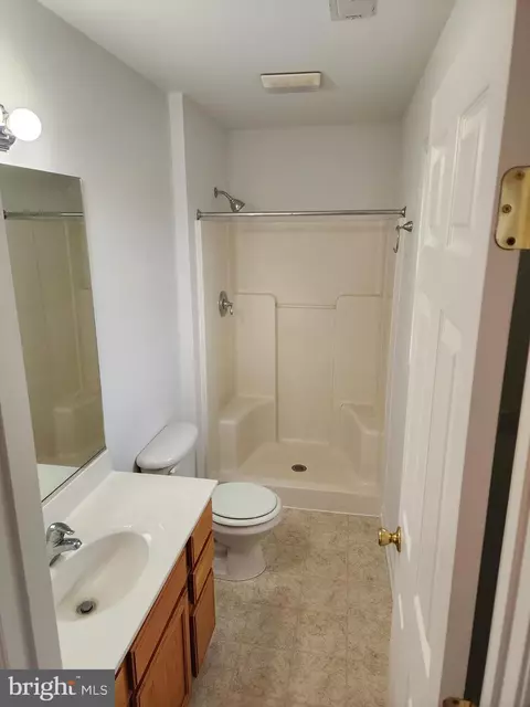 Bath - 17258 Phillips Hill Rd, Laurel, DE 19956 photo 2 of 3