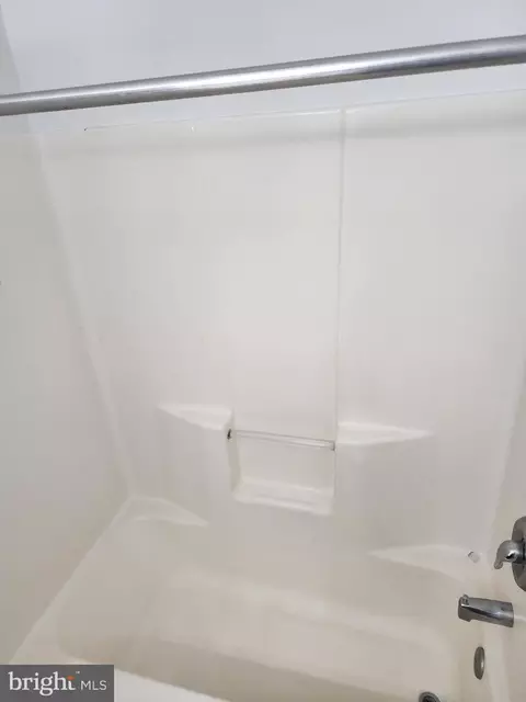 Bath - 17258 Phillips Hill Rd, Laurel, DE 19956 photo 1 of 3