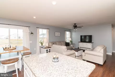 Living - 28370 Liberty Ln, Milton, DE 19968 photo 9 of 9