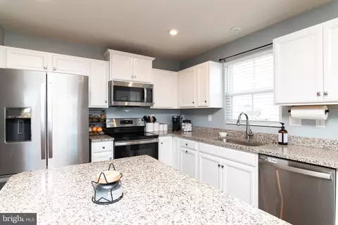 Kitchen - 28370 Liberty Ln, Milton, DE 19968 photo 4 of 5