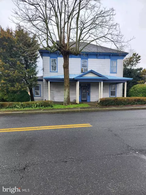 32 Main St, Frankford, DE 19945