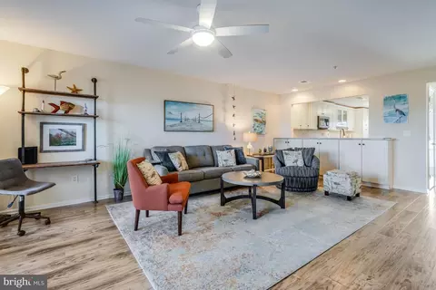 Living - 37189 Harbor Dr #3502, Ocean View, DE 19970 photo 4 of 5