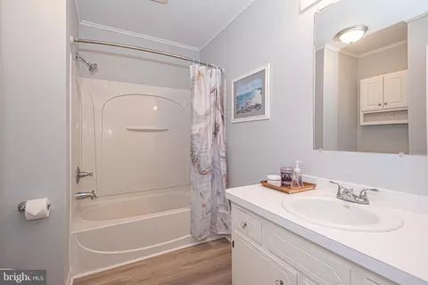 Bath - 9 N Primrose Ln, Ocean View, DE 19970 photo 1 of 4