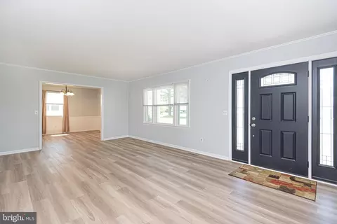 Living - 9 N Primrose Ln, Ocean View, DE 19970 photo 2 of 4