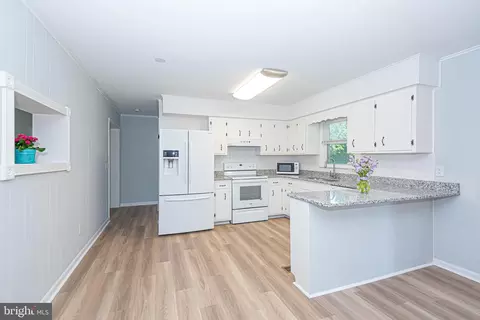 Kitchen - 9 N Primrose Ln, Ocean View, DE 19970 photo 2 of 4