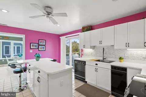 Kitchen - 30004 Surfside Dr, Bethany Beach, DE 19930 photo 5 of 6
