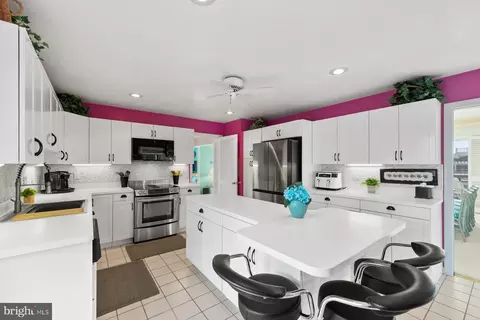 Kitchen - 30004 Surfside Dr, Bethany Beach, DE 19930 photo 2 of 6