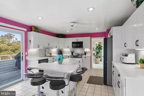 Kitchen - 30004 Surfside Dr, Bethany Beach, DE 19930 photo 1 of 6