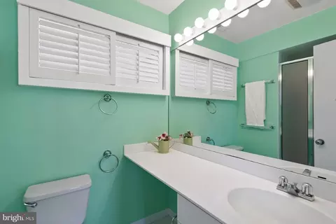 Bath - 30004 Surfside Dr, Bethany Beach, DE 19930 photo 2 of 7