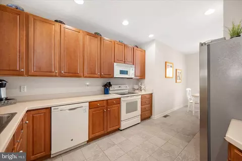 Kitchen - 114 Willow Oak Ave # E, Ocean View, DE 19970 photo 1 of 3