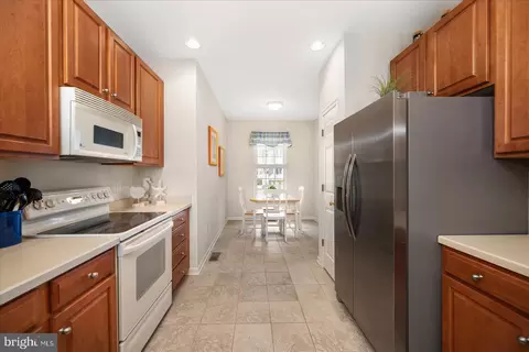 Kitchen - 114 Willow Oak Ave # E, Ocean View, DE 19970 photo 2 of 3