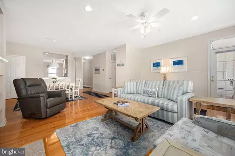 Living - 114 Willow Oak Ave # E, Ocean View, DE 19970 photo 4 of 5