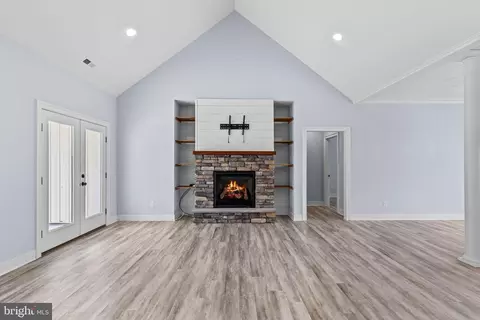 Living - 26738 Shortly Rd, Georgetown, DE 19947 photo 3 of 4