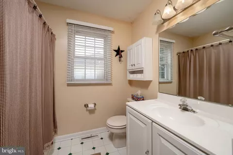 Bath - 16884 Jays Way, Milton, DE 19968 photo 2 of 3