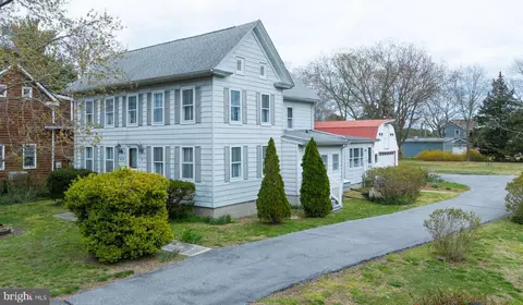 51 Central Ave, Ocean View, DE 19970