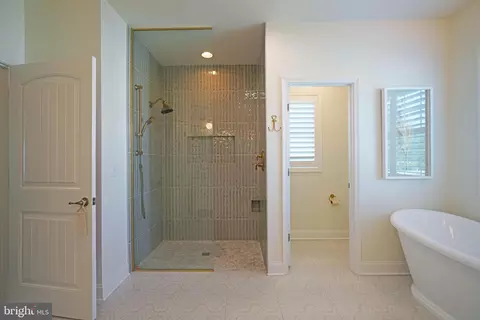 Bath - 17455 Venables Dr, Lewes, DE 19958 photo 4 of 7