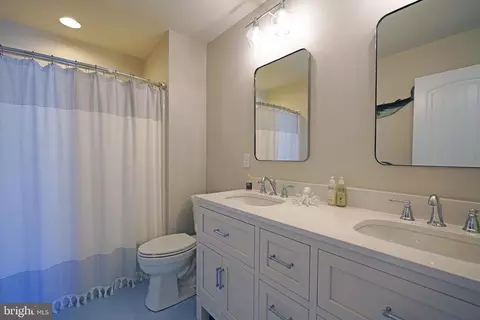 Bath - 17455 Venables Dr, Lewes, DE 19958 photo 6 of 7