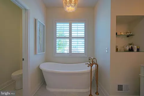 Bath - 17455 Venables Dr, Lewes, DE 19958 photo 3 of 7