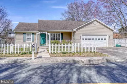 7 Mccoy St, Milford, DE 19963