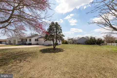 Exterior - 11 Dorothy Cir, Ocean View, DE 19970 photo 9 of 11