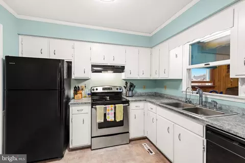 Kitchen - 11 Dorothy Cir, Ocean View, DE 19970 photo 2 of 2