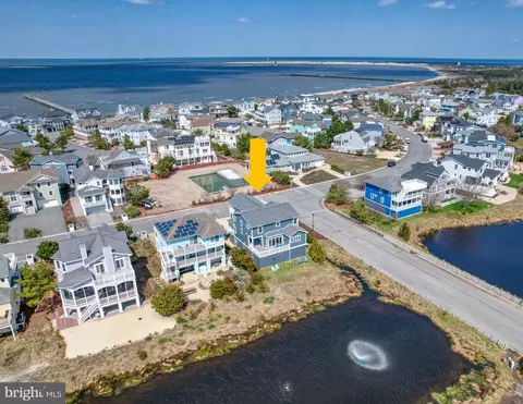 323 W Cape Shores Dr, Lewes, DE 19958