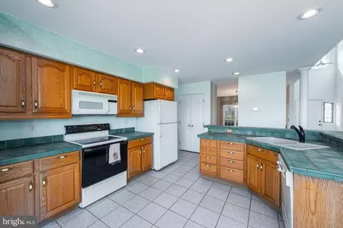 Kitchen - 140 Riverview Dr, Dagsboro, DE 19939 photo 2 of 2