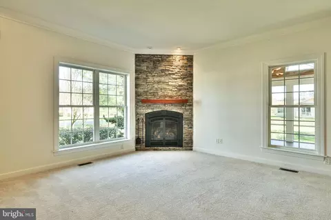 Living - 401 Serrill Ave, Ocean View, DE 19970 photo 5 of 6