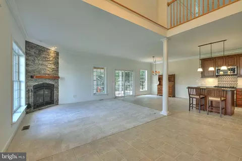 Living - 401 Serrill Ave, Ocean View, DE 19970 photo 4 of 6