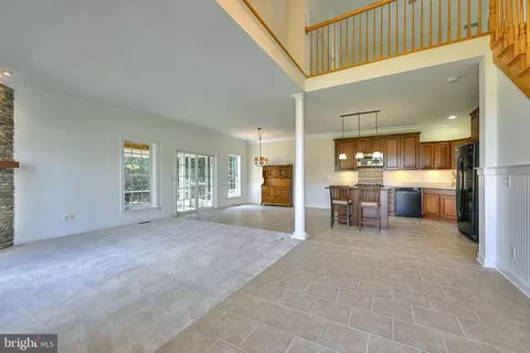 Living - 401 Serrill Ave, Ocean View, DE 19970 photo 2 of 6