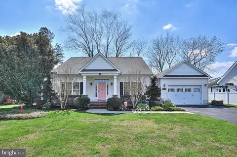 401 Serrill Ave, Ocean View, DE 19970