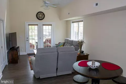 Living - 195 Turtle Cv #119, Laurel, DE 19956 photo 5 of 13