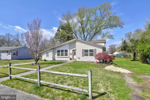 711 W Ivy Dr, Seaford, DE 19973