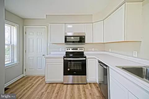 Kitchen - 111 Madison Dr, Lewes, DE 19958 photo 3 of 5