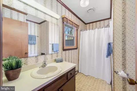 Bath - 3 Short Rd, Bethany Beach, DE 19930 photo 2 of 3