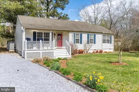 7 Seabrook Rd, Ocean View, DE 19970