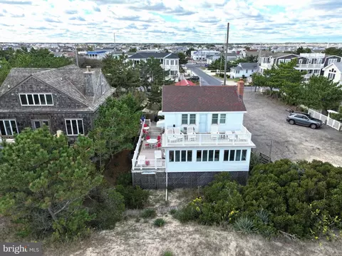 811 Bunting Ave, Fenwick Island, DE 19944