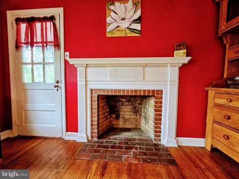 Living - 403 E 405 E 4th St, Laurel, DE 19956 photo 4 of 7