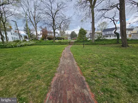 View/Area - 403 E 405 E 4th St, Laurel, DE 19956 photo 1 of 1