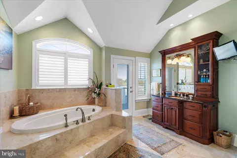 Bath - 204 W Side Dr, Rehoboth Beach, DE 19971 photo 5 of 10