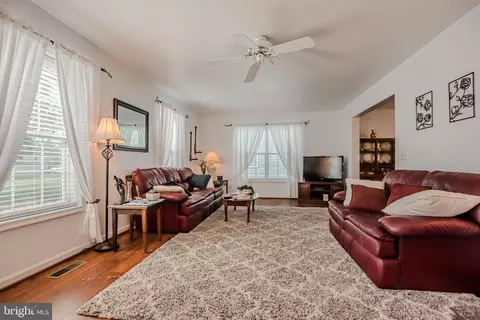 Living - 66 Radcliffe Dr, Rehoboth Beach, DE 19971 photo 3 of 5