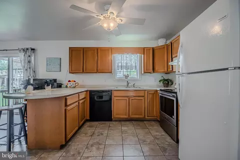 Kitchen - 66 Radcliffe Dr, Rehoboth Beach, DE 19971 photo 4 of 5