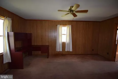 Living - 4880 Melson Rd, Bridgeville, DE 19933 photo 1 of 2