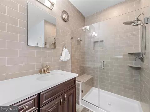 Bath - 38136 River St #12, Ocean View, DE 19970 photo 3 of 6