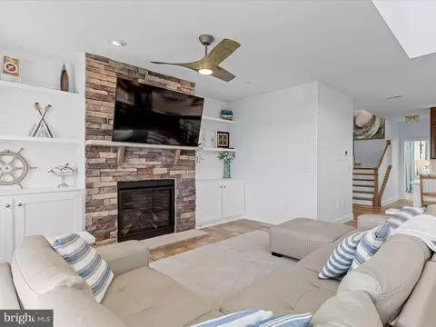 Living - 38136 River St #12, Ocean View, DE 19970 photo 3 of 11