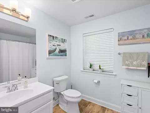 Bath - 38136 River St #12, Ocean View, DE 19970 photo 6 of 6
