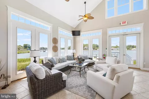 Living - 38136 River St #12, Ocean View, DE 19970 photo 11 of 11