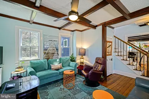 Living - 405 Chestnut St, Milton, DE 19968 photo 4 of 5